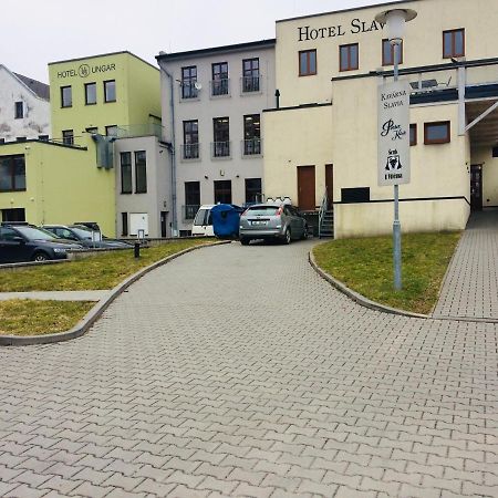 Hotel Slavia Svitavy Luaran gambar