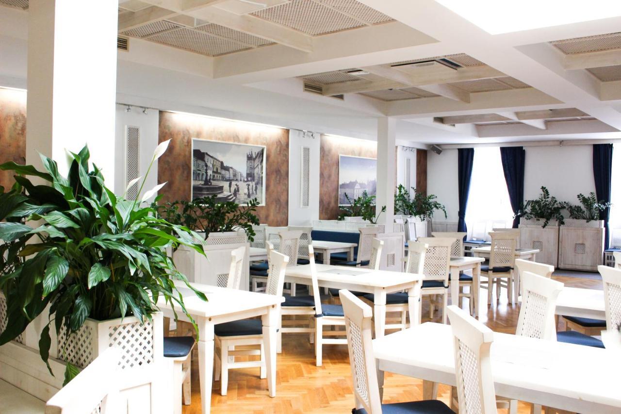 Hotel Slavia Svitavy Luaran gambar