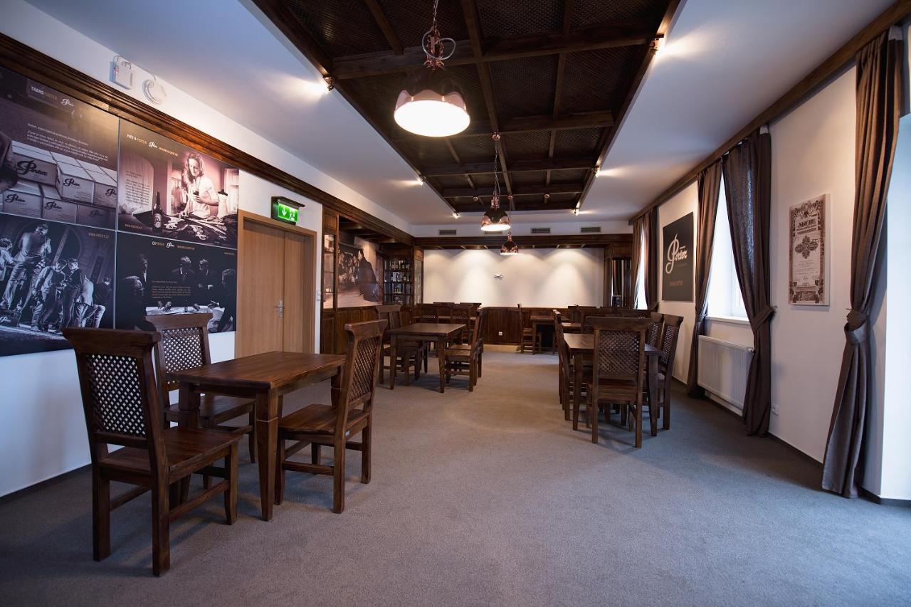 Hotel Slavia Svitavy Luaran gambar