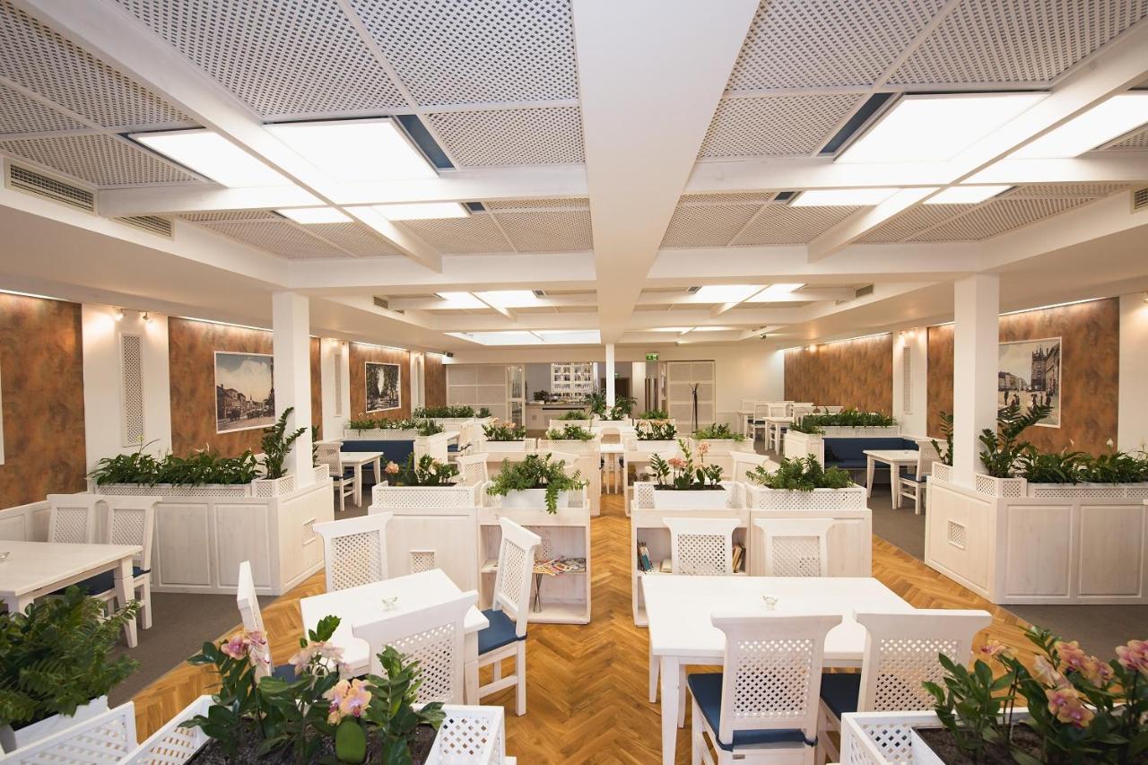 Hotel Slavia Svitavy Luaran gambar